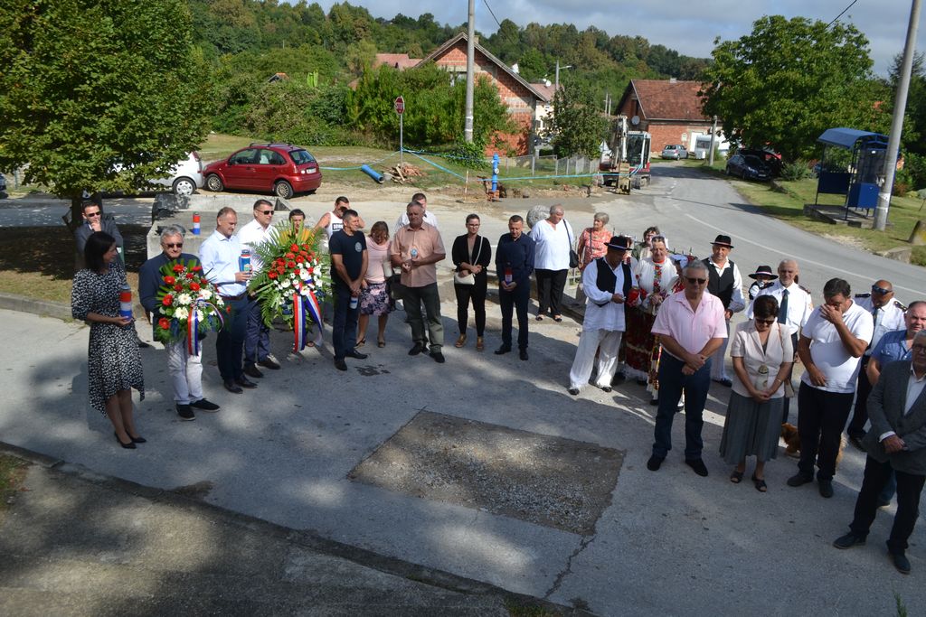 Zamjenik župana Mihael Jurić je u utorak, 24. kolovoza 2021. godine, u Hrastovici (Grad Petrinja) sudjelovao u proslavi Bartolova, koju je organiziralo Vijeće mjesnog odbora Hrastovica.