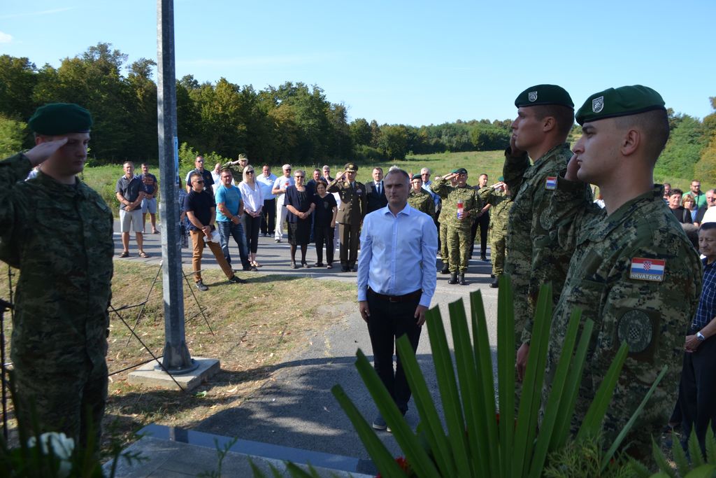 Zamjenik župana Mihael Jurić je u nedjelju, 22. kolovoza 2021. godine, sudjelovao u obilježbi 30. obljetnice akcije „Brđani“ i sudjelovanja „Gromova“ u obrani Sunje u Domovinskom ratu.