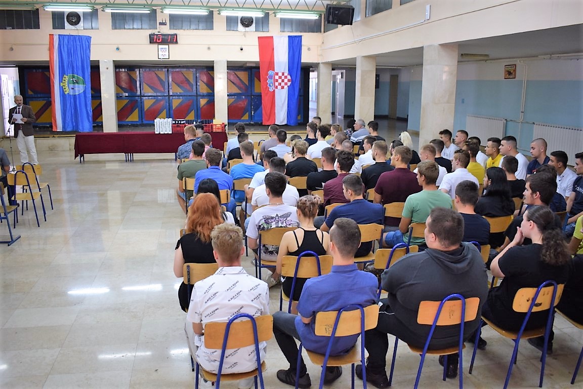 Zamjenik župana Mihael Jurić u četvrtak, 30. lipnja 2022. godine nazočio je svečanosti ispraćaja maturanata u Tehničkoj školi Kutina.