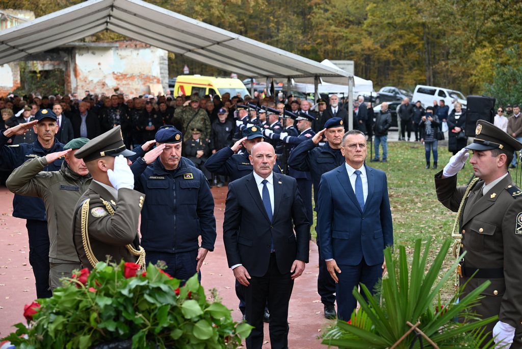 komemoracija_trokut0025