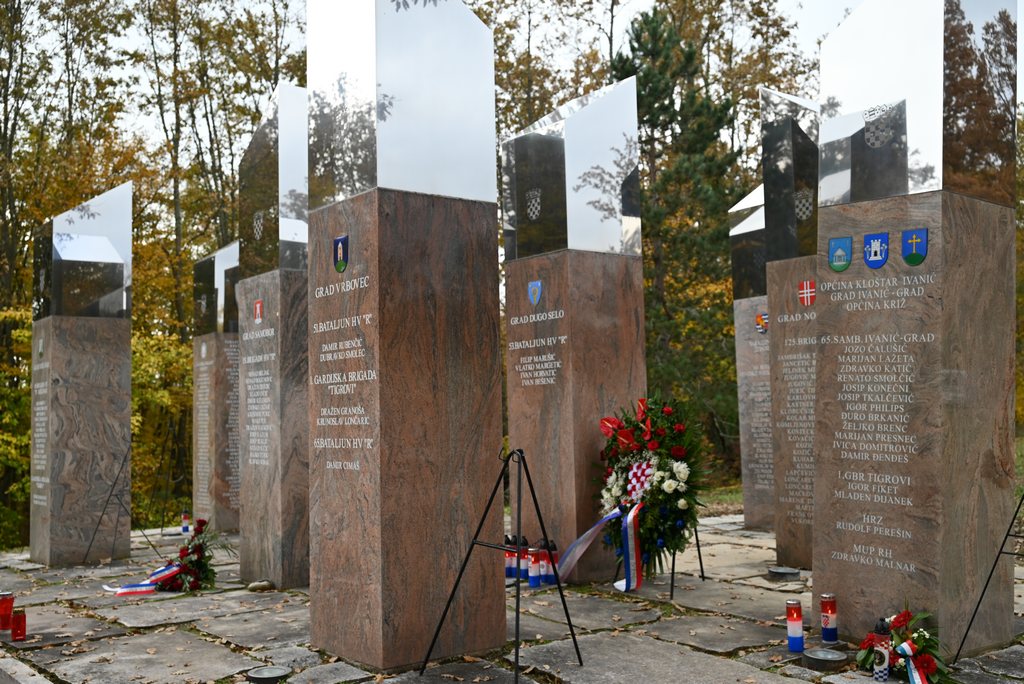 komemoracija_trokut0034