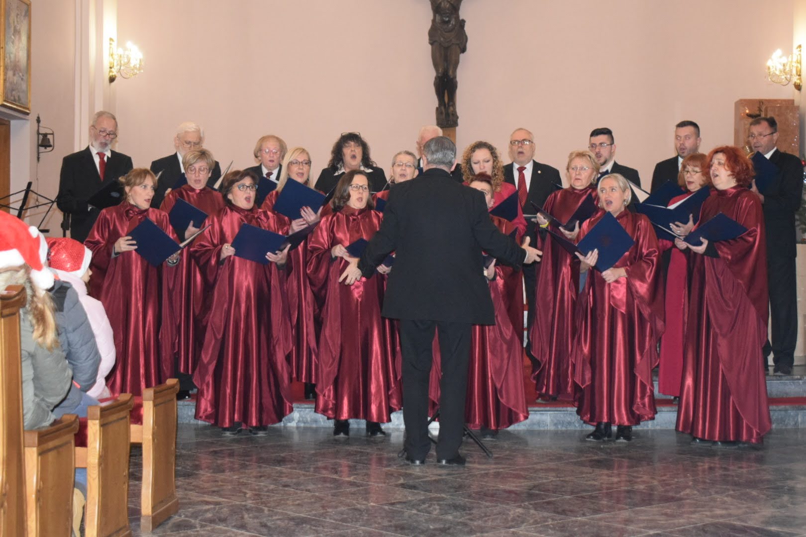 Zamjenik župana Mihael Jurić je u subotu, 18. prosinca 2021. godine, u crkvi Sv. Lovre u Petrinji nazočio Predbožićnom koncertu Hrvatskog pjevačkog društva „Slavulj“ Petrinja.