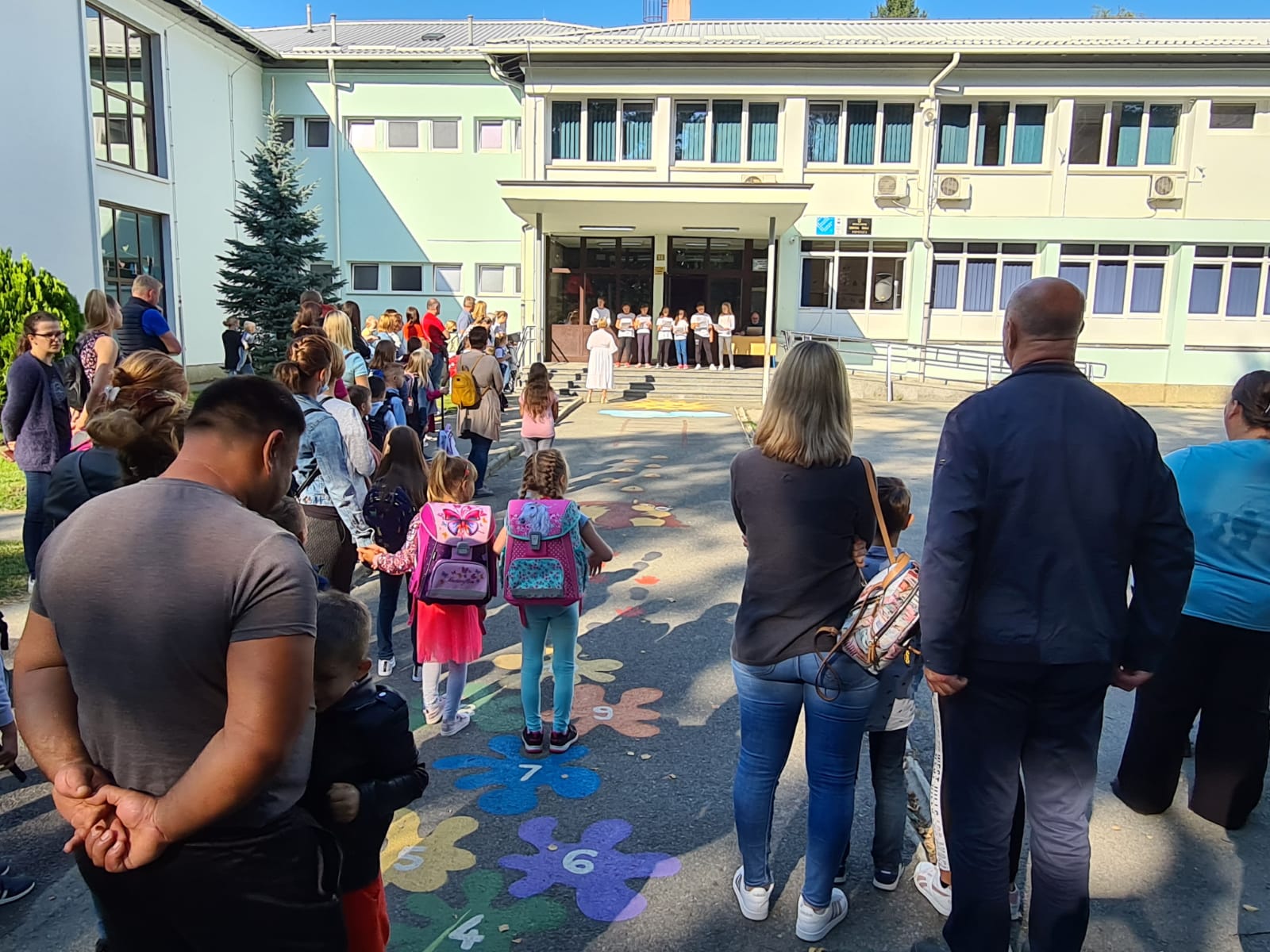  Predsjednik Županijske skupštine Sisačko-moslavačke županije Mijo Šepak je u ponedjeljak, 6. rujna 2021. godine, posjetio Osnovnu školu Popovača i poželio učenicim uspješan početak školske godine.