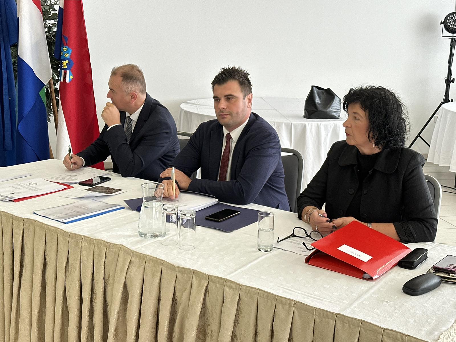 U utorak, 26. rujna 2023. godine u Hotelu Panonija u Sisku održana je 19. sjednica Županijske skupštine Sisačko-moslavačke županije na kojoj je usvojena Odluka o osnivanju nove zdravstvene ustanove - Lječilište Jodno.
