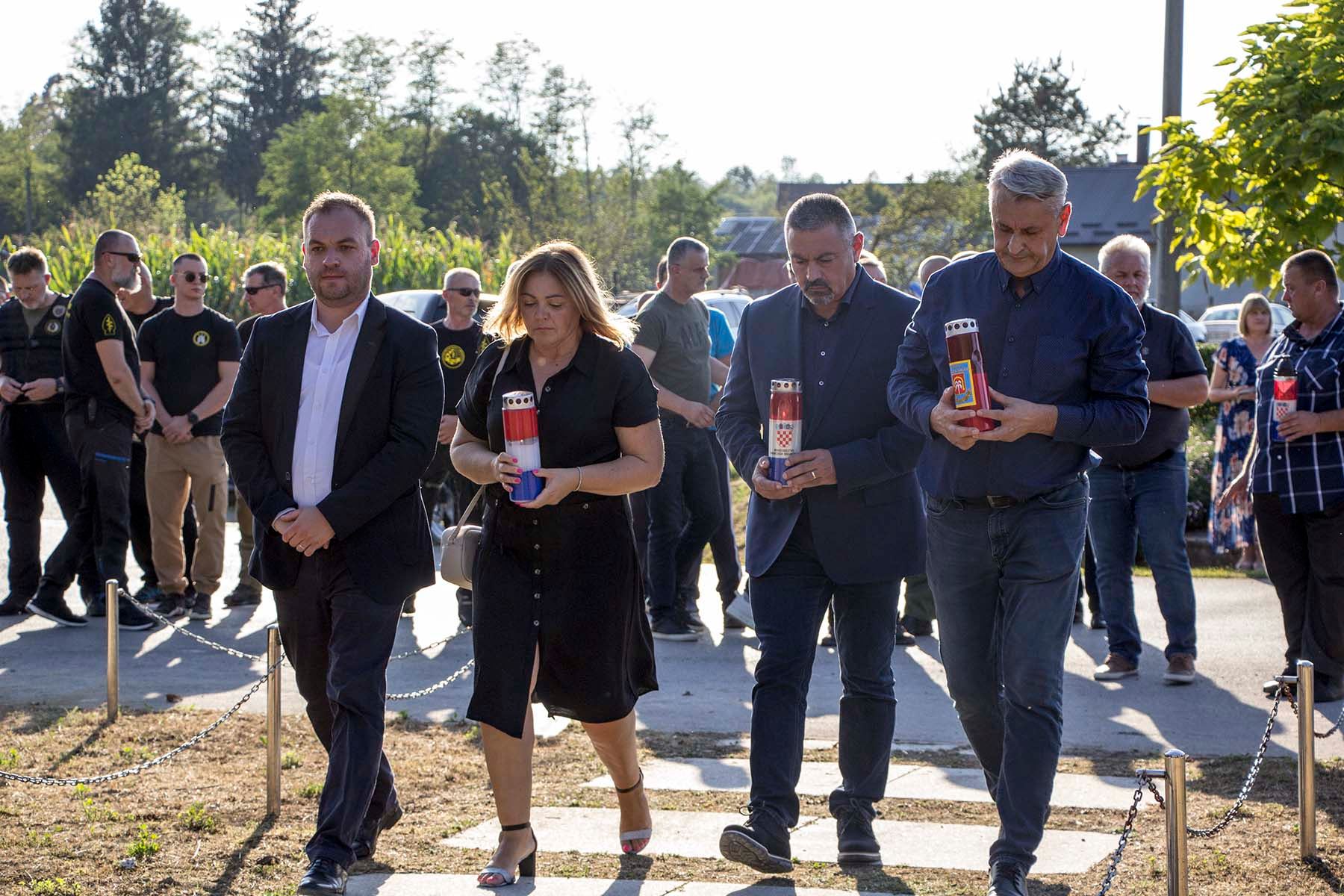 U subotu, 16. rujna 2023. godine Alenka Ljubešić, pročelnica Upravnog odjela za zdravstvo, socijalnu skrb i hrvatske branitelje sudjelovala je na obilježavanju Dan sela Gređani.