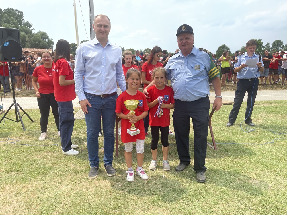 Zamjenik župana Mihael Jurić je u nedjelju, 11. srpnja 2021. godine, na nogometnom igralištu u Desnom Trebarjevu nazočio 26. natjecanju pomlatka i mladeži Vatrogasne zajednice Sisačko-moslavačke županije.