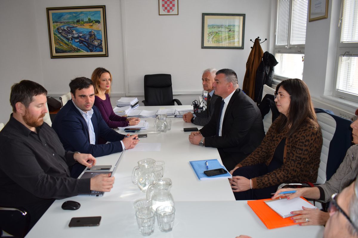 Župan Ivan Celjak je sa suradnicima u svom kabinetu održao radni sastanak s novim predsjednikom Hrvatske obrtničke komore Daliborom Kratohvilom.