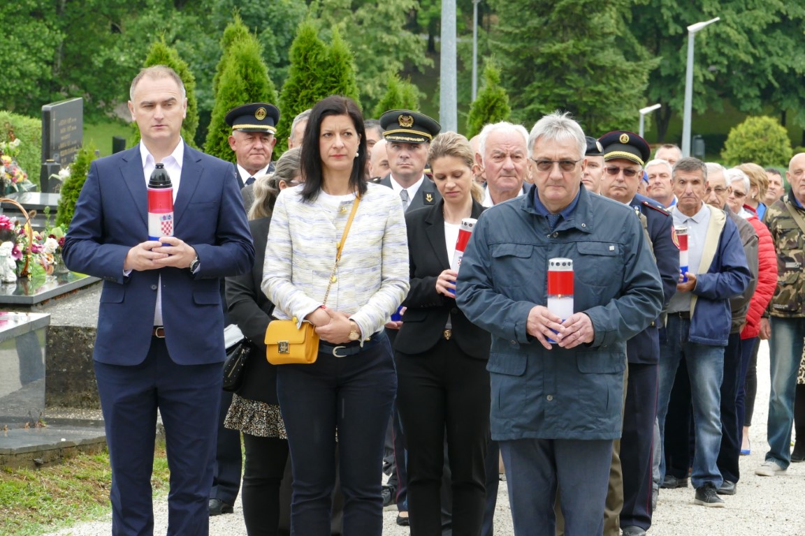 Zamjenik župana Mihael Jurić je u ponedjeljak, 30. svibnja 2022. godine, sudjelovao u obilježavanju Dana državnosti Republike Hrvatske u Petrinji.