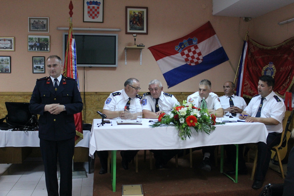 Zamjenik župana Mihael Jurić, je u petak 13. svibnja 2022. godine u prostorijama vatrogasnog doma u Nebojanu nazočio redovnoj izvještajnoj skupini Vatrogasne zajednice Grada Petrinje.