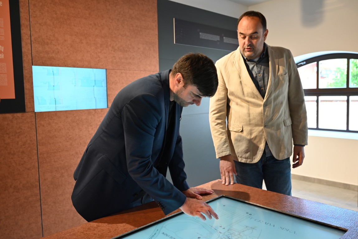 U Centru znanja i planetariju Munjara u Sisku danas je obilježen Dan otvorenih vrata EU projekata, događanje kojim se građanima predstavljaju konkretni rezultati projekata financiranih sredstvima Europske unije.