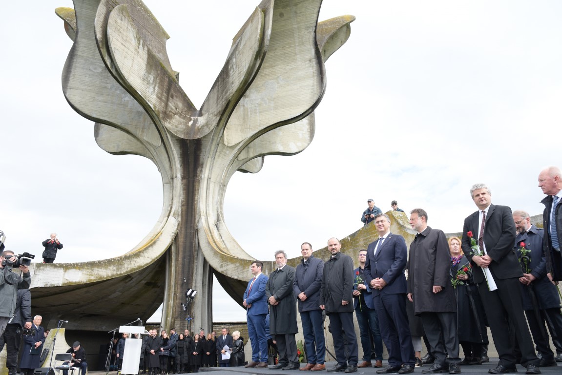 Župan Ivan Celjak je u petak, 22. travnja 2022. godine, kod spomenika „Cvijet“ u Spomen-području Jasenovac nazočio komemoraciji u povodu 77. godišnjice oslobođenja logora Jasenovac. 