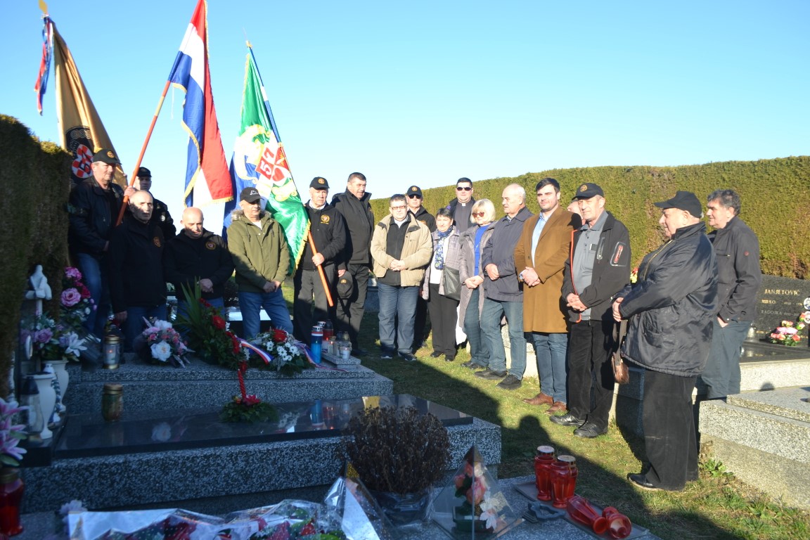 Župan Ivan Celjak je u srijedu, 23. veljače 2022. godine, na sisačkom gradskom groblju „Viktorovac“, zajedno s članovima obitelji i suborcima, nazočio obilježavanju obljetnice smrti prvog zapovjednika 57. SAMB-a ZNG-a, pukovnika Antuna Bobetka.