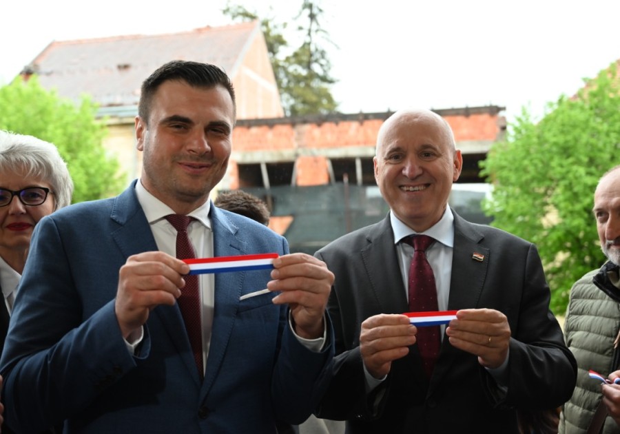 GOTOVA I 10 ZGRADA DOMA ZDRAVLJA SISAČKO-MOSLAVAČE ŽUPANIJE