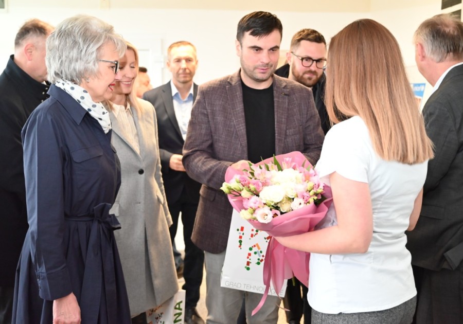 Uređena i moderno opremljena dentalna ordinacija u Banovoj Jaruzi