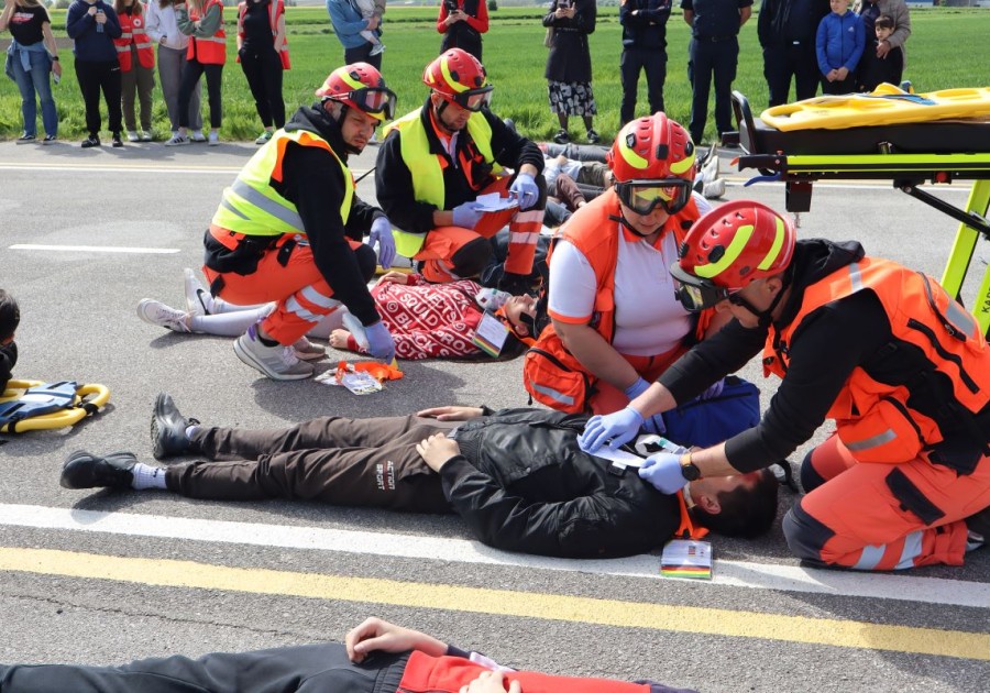 ZAJEDNIČKOM VJEŽBOM HTNIH SLUŽBI U SMŽ OBILJEŽEN DAN HITNE MEDICINSKE SLUŽBE