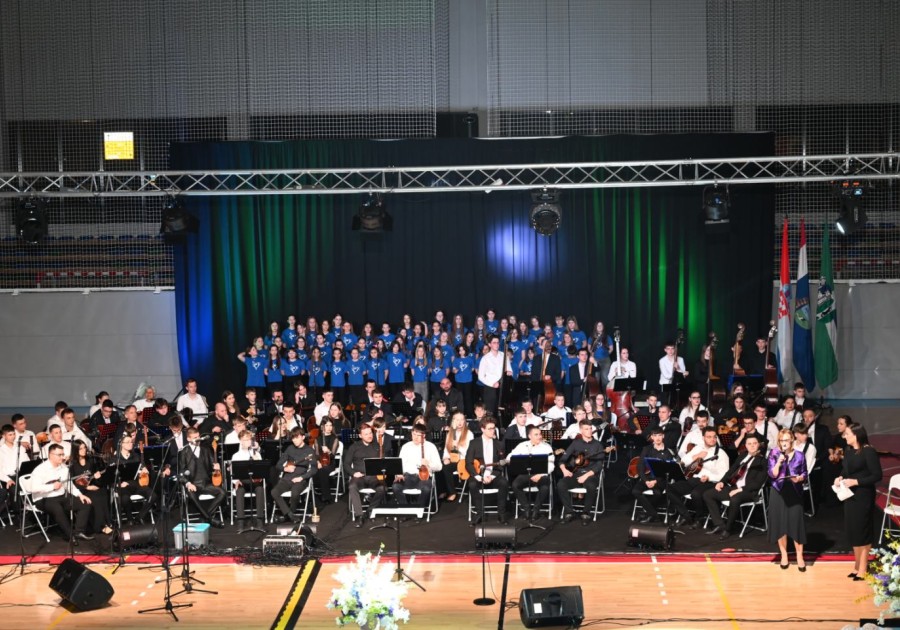 Tambura u sjećanje oduševila Siščane: 100 izvođača za večer za pamćenje 