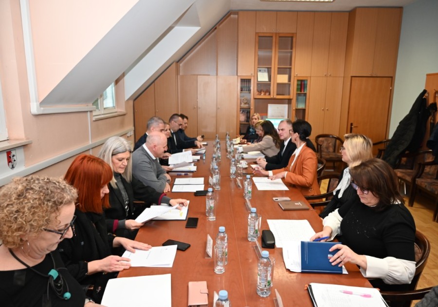 MINISTAR BAČIĆ U RADNOM POSJETU PETRINJI