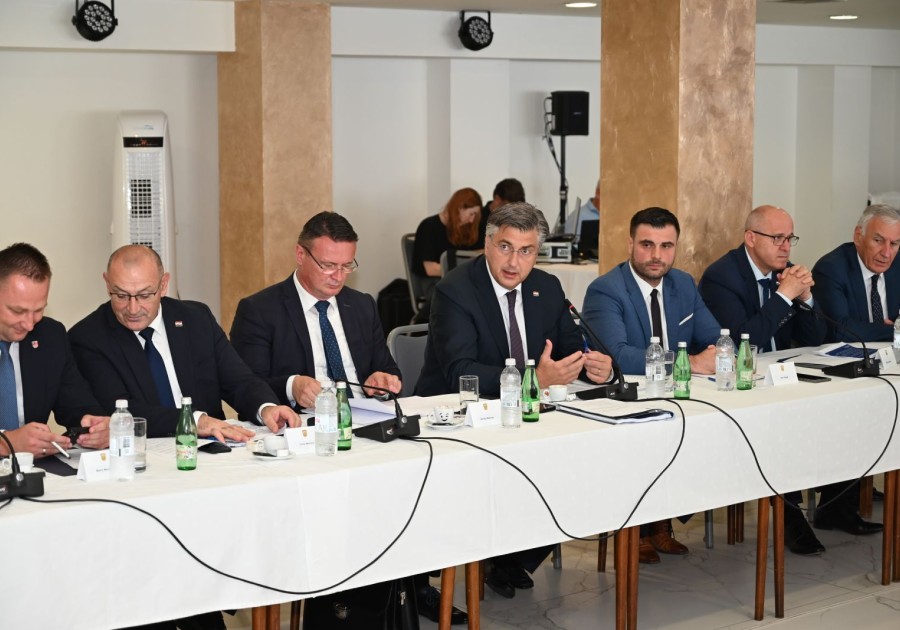 U Sisku se održava sastanak Vlade sa županima