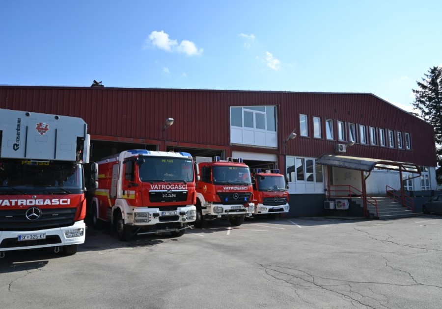 Svečano otvoreni obnovljeni vatrogasni domovi u Petrinji i Nebojanu 