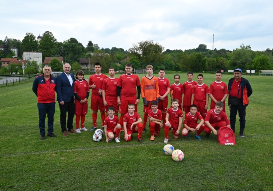 SPORTSKA OPREMA ZA MLADE NOGOMETAŠE NK PPG RUJEVAC