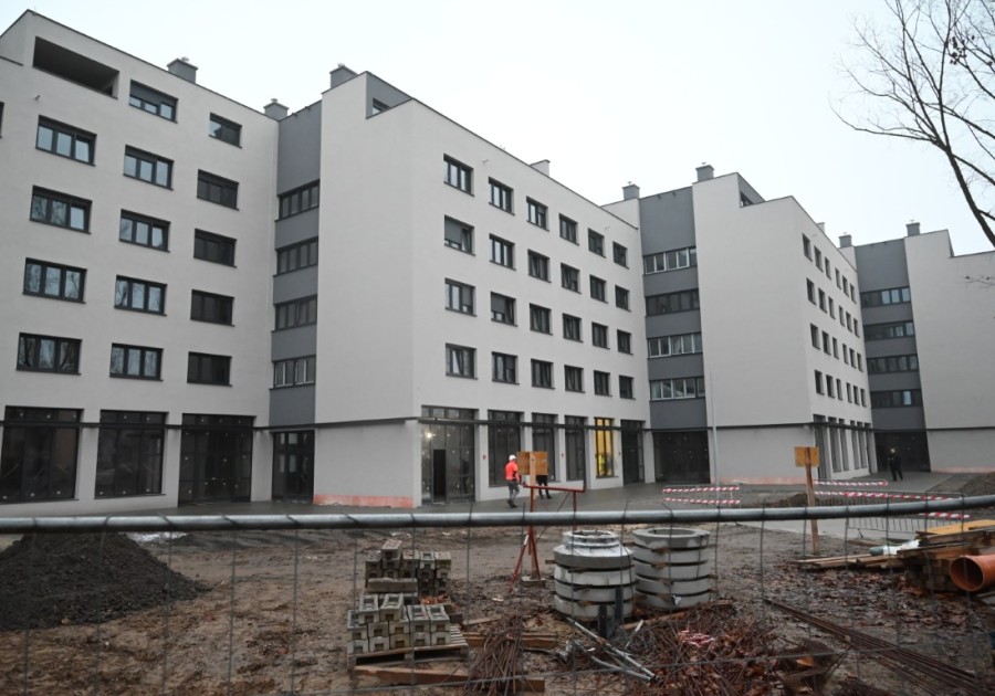 PREMIJER PLENKOVIĆ OBIŠAO SISAK, PETRINJU I GLINU – OTVORENI OBNOVLJENI OBJEKTI ZA OBRAZOVANJE, KULTURU I ZNANOST