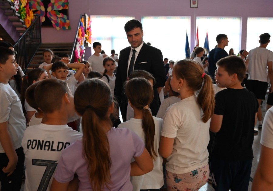 KONTINUIRANA ULAGANJA ŽUPANIJE U OBRAZOVANJE: ZAVRŠENA ENERGETSKA OBNOVA OŠ DVOR
