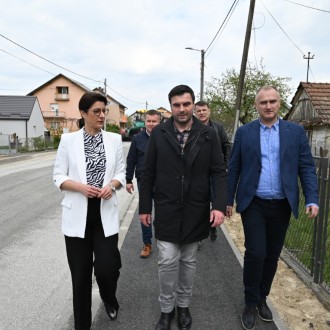 SANIRA SE JEDNA OD NAJZNAČAJNIJIH PETRINJSKIH ULICA